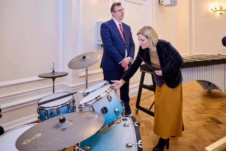 Ольга Любимова провела совещание по вопросам оснащения образовательных организаций музыкальными инструментами Ольга Любимова провела совещание по вопросам оснащения образовательных организаций музыкальными инструментами